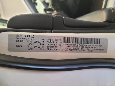 Used 2017 Jeep Grand Cherokee Limited w/ Luxury Group II image 33