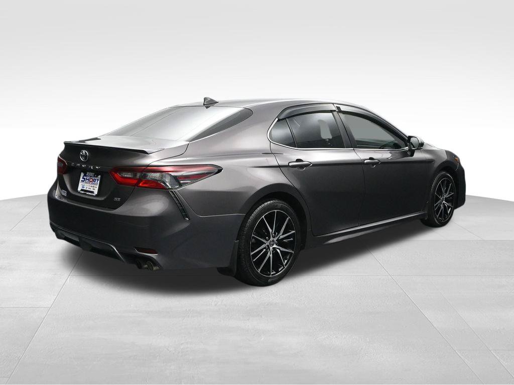 Used 2022 Toyota Camry SE FWD image 5