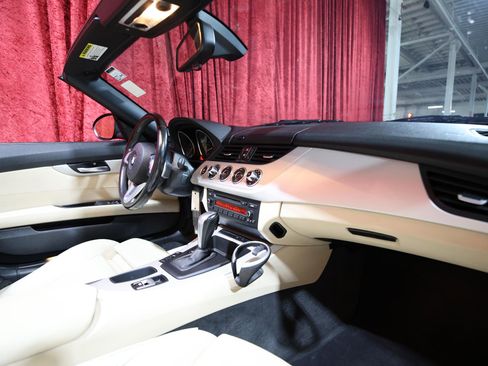 Used 2011 BMW Z4 sDrive30i image 22