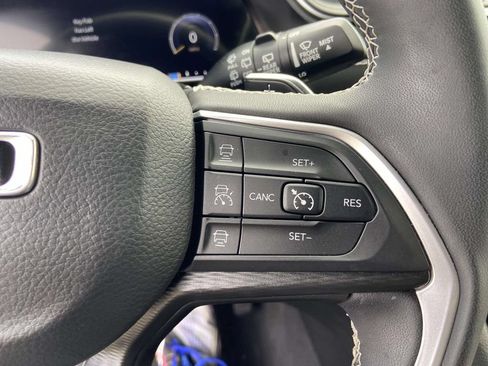 Used 2023 Jeep Grand Cherokee Altitude AWD/4WD image 28