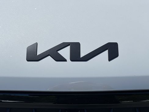 New 2026 Kia Carnival SX Prestige FWD image 12