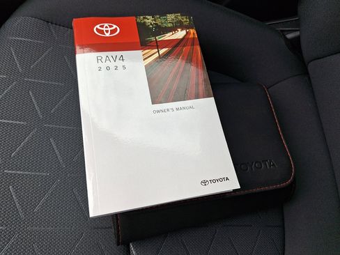 Used 2025 Toyota RAV4 XLE image 25