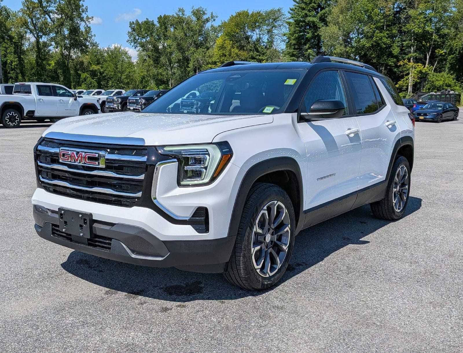 New 2027 GMC Terrain Elevation w/ Elevation Premium Package AWD/4WD image 3
