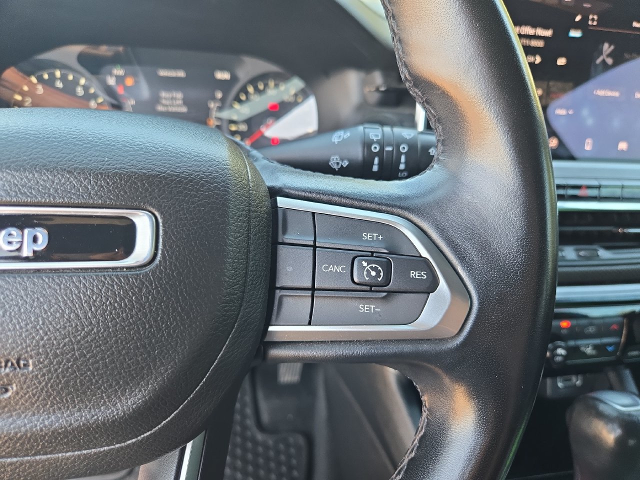 Used 2022 Jeep Compass Latitude w/ Convenience Group AWD/4WD image 18