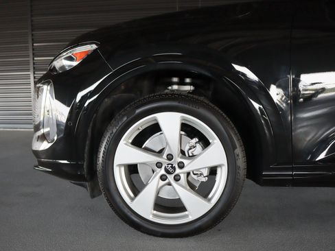 Used 2025 Audi Q5 Premium w/ Premium Plus AWD/4WD image 5