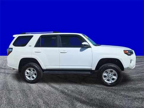 Used 2020 Toyota 4Runner SR5 image 3