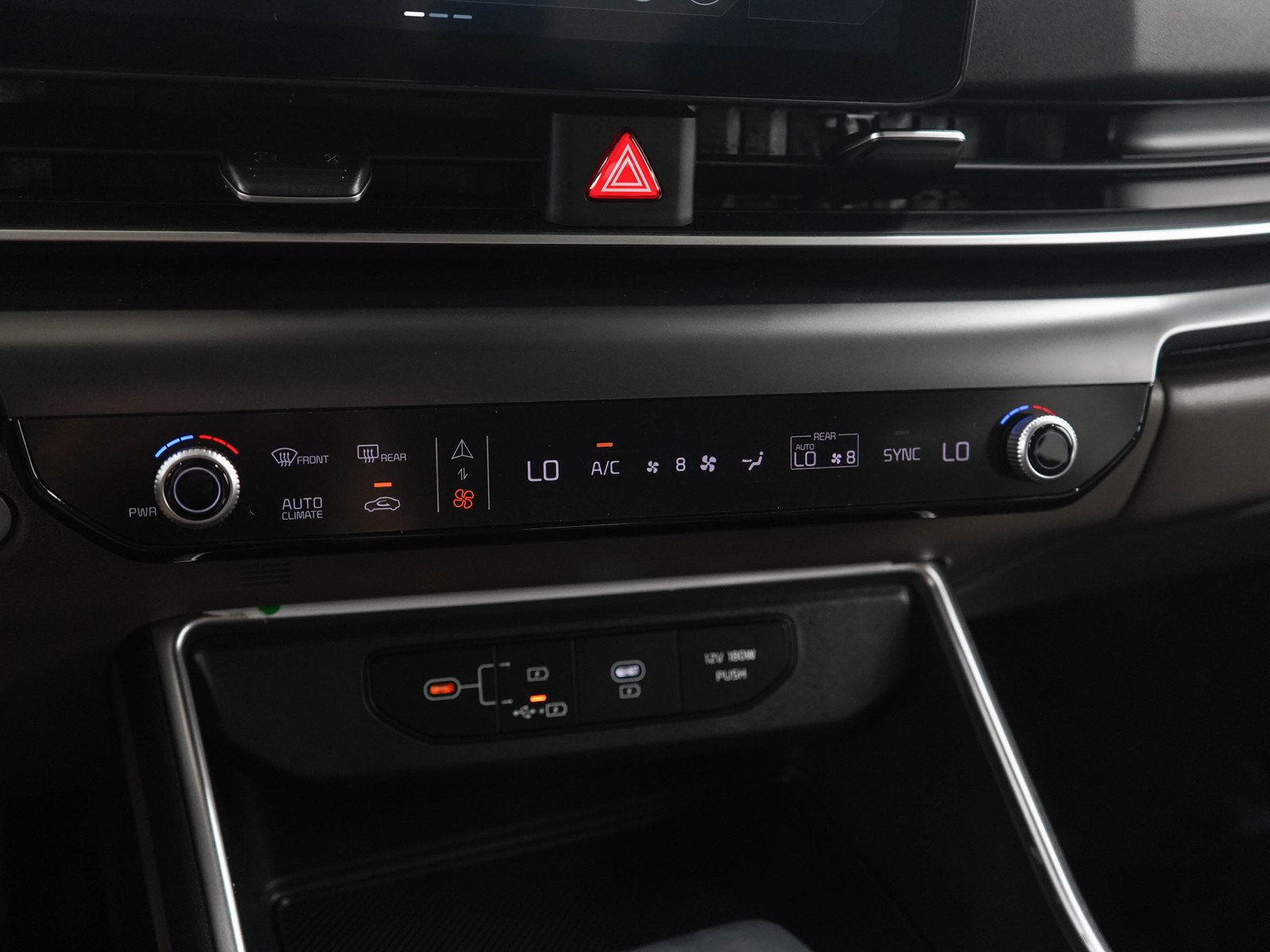 Used 2025 Kia Carnival FWD image 24