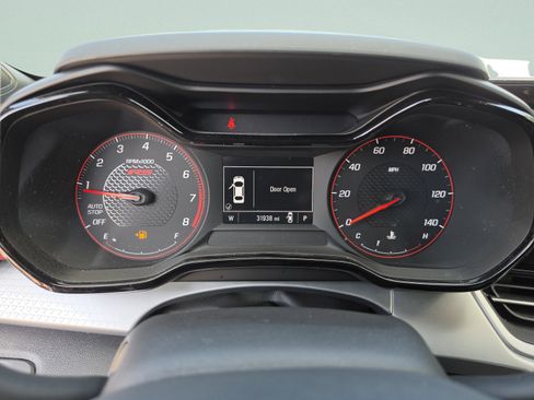 Used 2024 Chevrolet Trax RS w/ Driver Confidence Package FWD image 32