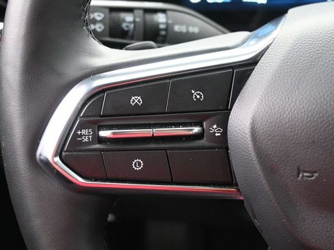 Used 2025 Chevrolet Equinox LT AWD/4WD image 21