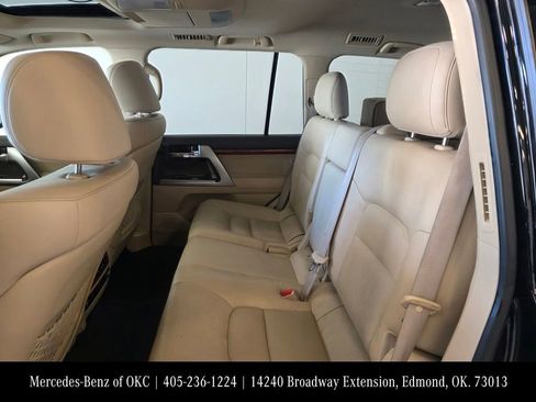 Used 2014 Toyota Land Cruiser image 13