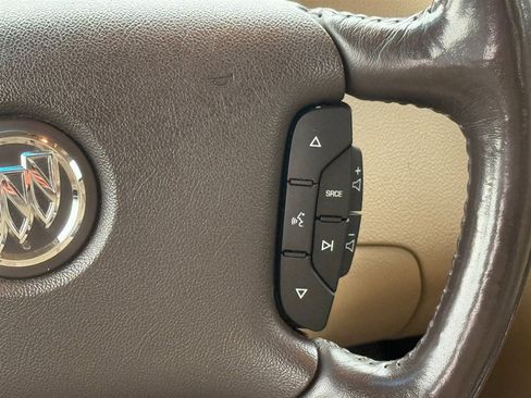 Used 2007 Buick Lucerne CXS image 12