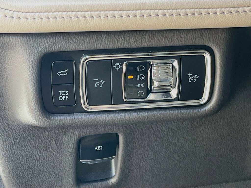 Used 2023 Lincoln Nautilus Reserve w/ Equipment Group 201A AWD/4WD image 10