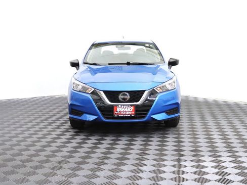 Used 2020 Nissan Versa S FWD image 2