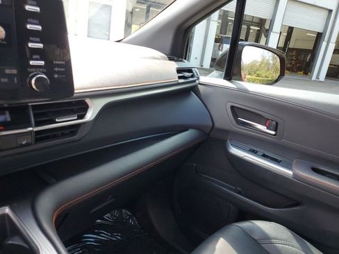 Used 2022 Toyota Sienna XSE image 24