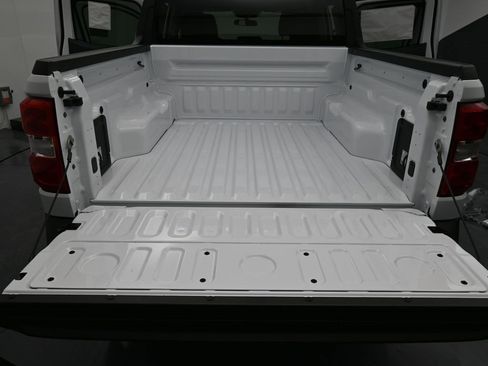 New 2025 Ford Maverick XL image 35