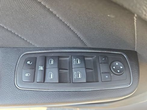 Used 2023 Dodge Charger SXT RWD image 17