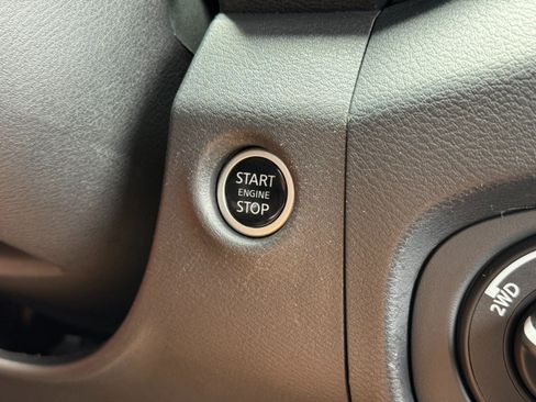 Used 2024 Nissan Frontier PRO-4X w/ Pro Convenience Package AWD/4WD image 22