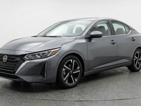 Used 2025 Nissan Sentra SV image 3