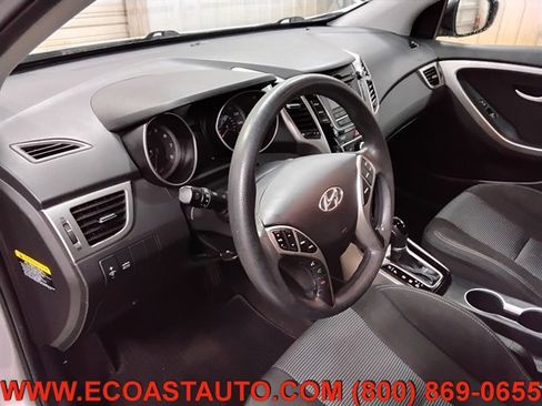 Used 2016 Hyundai Elantra GT FWD image 11