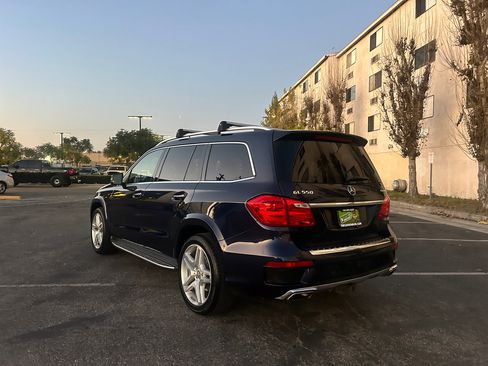 Used 2015 Mercedes-Benz GL 550 4MATIC image 3