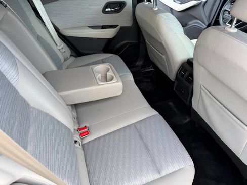 Used 2021 Nissan Rogue SV image 12