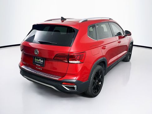 Used 2023 Volkswagen Taos SE w/ Panoramic Sunroof Package image 9