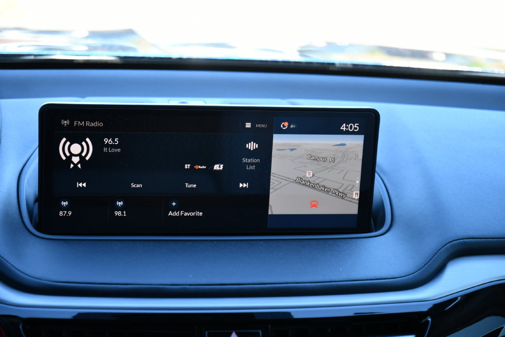 Used 2023 Acura MDX w/ Technology Package AWD/4WD image 40