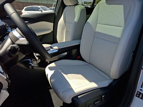 New 2026 BMW X2 xDrive28i w/ Technology Package AWD/4WD image 8