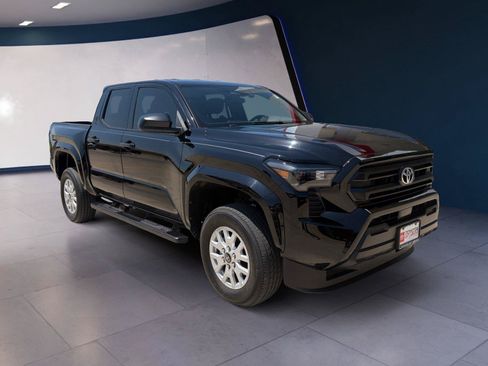 Used 2025 Toyota Tacoma SR RWD image 7