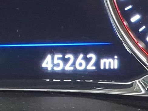 Used 2023 GMC Acadia SLT w/ Elevation Edition image 31