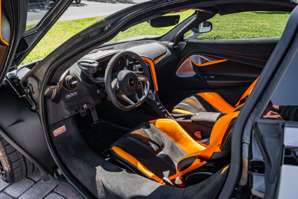 Used 2024 McLaren 750S RWD image 20