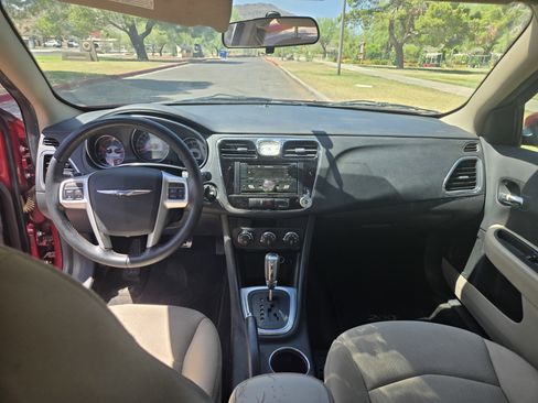 Used 2012 Chrysler 200 Touring image 11