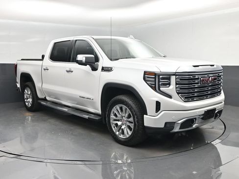 Used 2025 GMC Sierra 1500 Denali w/ Technology Package AWD/4WD image 1