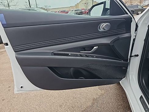 New 2026 Hyundai Elantra Limited image 10