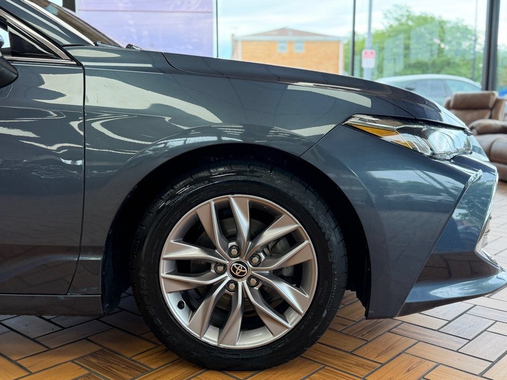 Used 2021 Toyota Avalon XLE FWD image 12