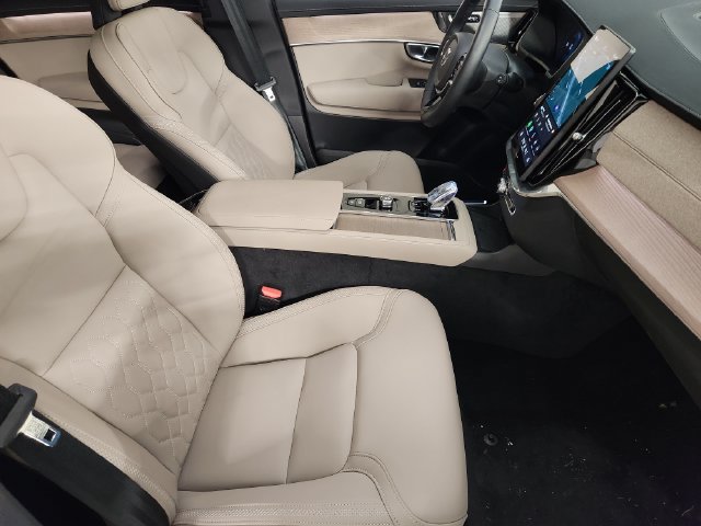 Certified 2026 Volvo XC90 B6 Plus w/ Protection Package Premier AWD/4WD image 3