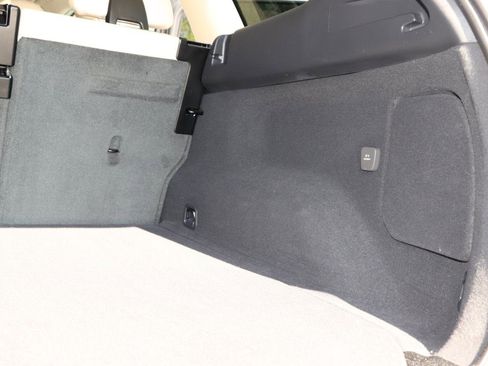 Used 2017 Volvo XC60 T5 Inscription w/ Preferred Option Package image 6