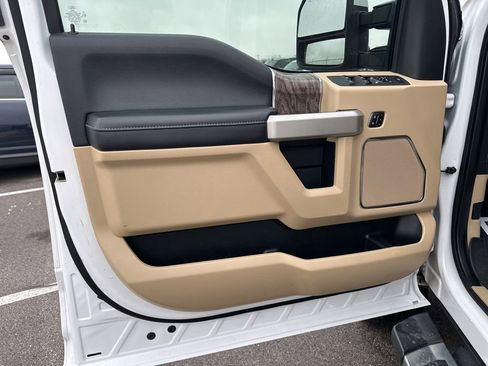 Used 2019 Ford F250 Lariat w/ Lariat Value Package image 10
