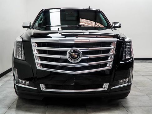 Used 2015 Cadillac Escalade ESV Premium image 7