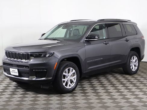 Used 2022 Jeep Grand Cherokee L Limited AWD/4WD image 12