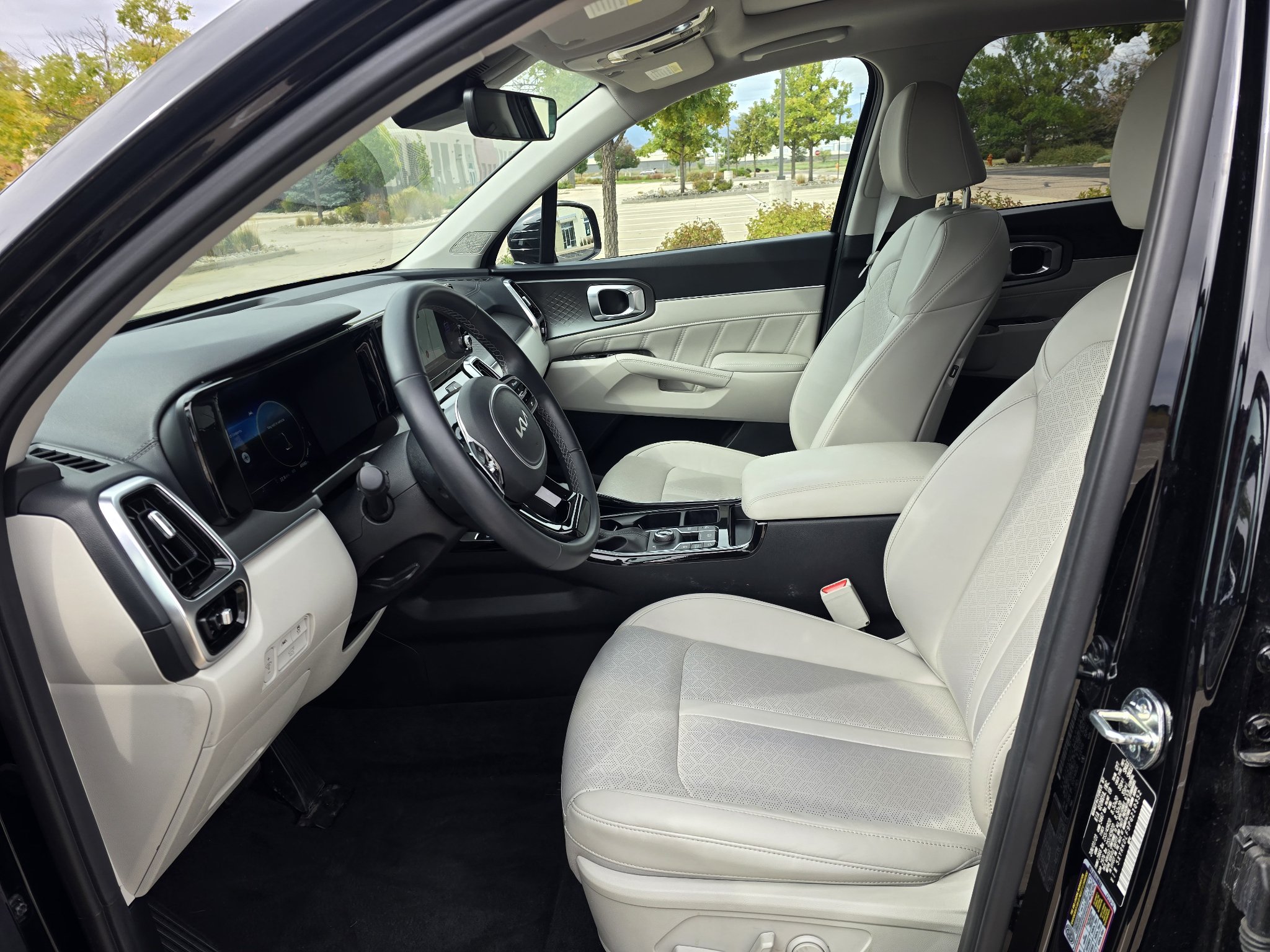 Used 2023 Kia Sorento SX AWD/4WD image 13