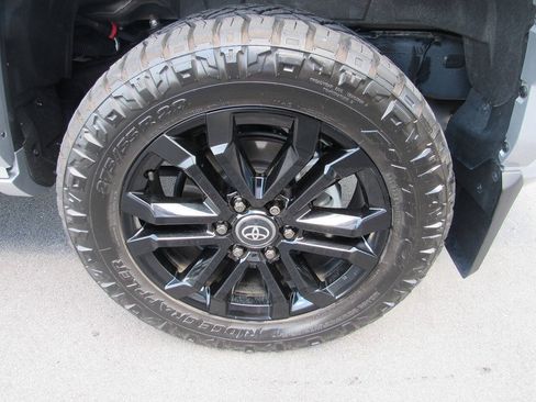 Used 2025 Toyota 4Runner Platinum AWD/4WD image 13