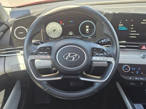 Used 2021 Hyundai Elantra Limited FWD image 16