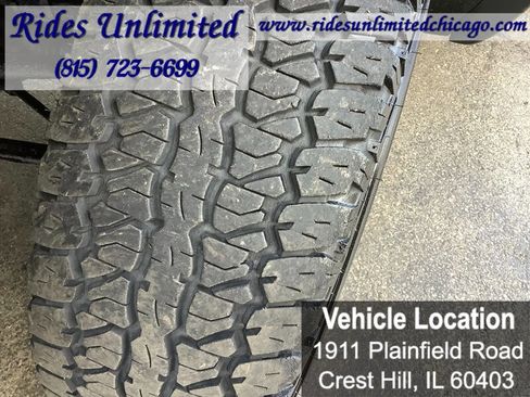Used 2001 Chevrolet Tahoe LS w/ LS Preferred Equipment Group AWD/4WD image 17