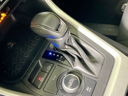 Used 2023 Toyota RAV4 LE image 23