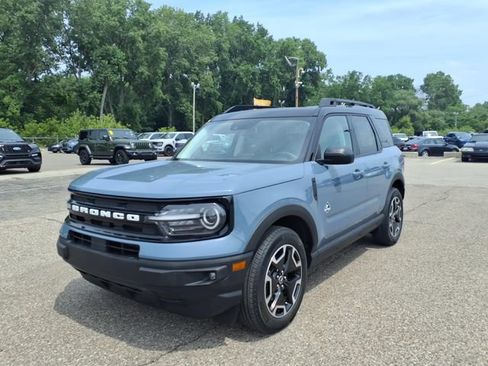 Certified 2024 Ford Bronco Sport Outer Banks w/ Tech Package AWD/4WD image 3