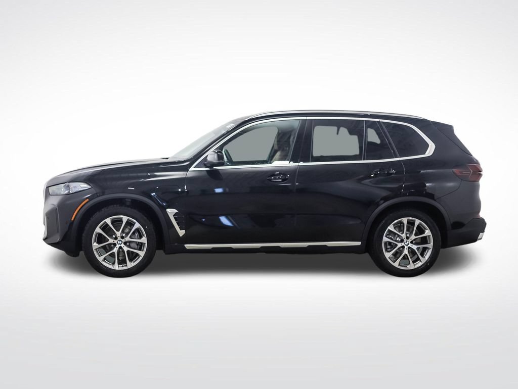 Used 2026 BMW X5 xDrive50e AWD/4WD image 2