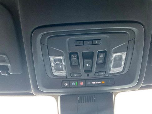 Used 2022 Chevrolet Silverado 1500 High Country image 25