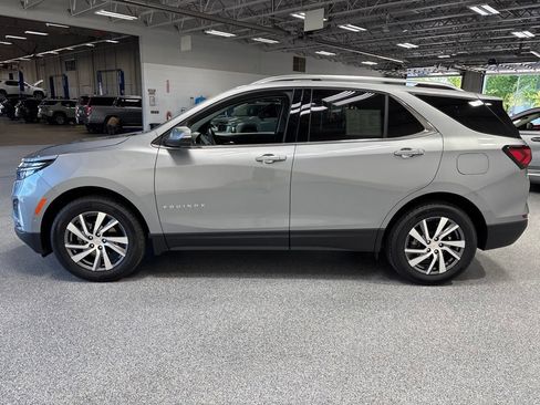 Used 2024 Chevrolet Equinox Premier AWD/4WD image 4