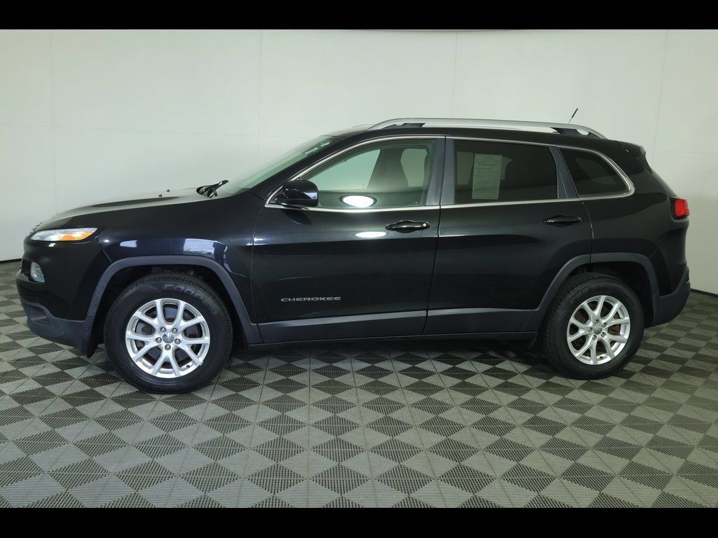 Used 2015 Jeep Cherokee Latitude AWD/4WD image 4